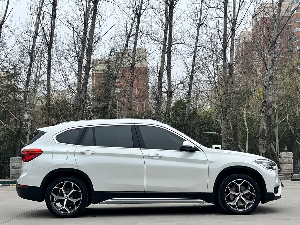 BMW X1 2019 sDrive18Li Exclusive Model купить на сайте DeffCars
