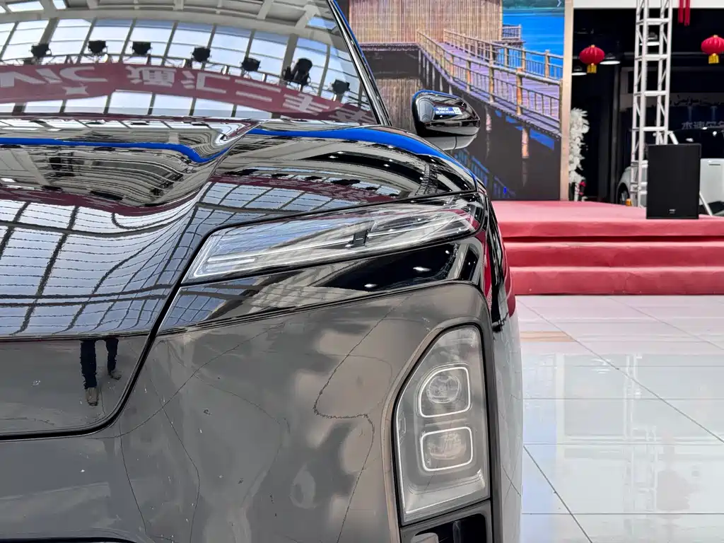 NIO ES8 2026 Six-seater Executive Signature Edition купить на сайте DeffCars