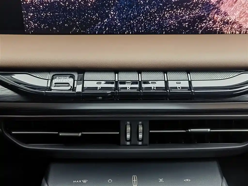 Lincoln Z 2025 2.0T Premium Hybrid Edition купить на сайте DeffCars