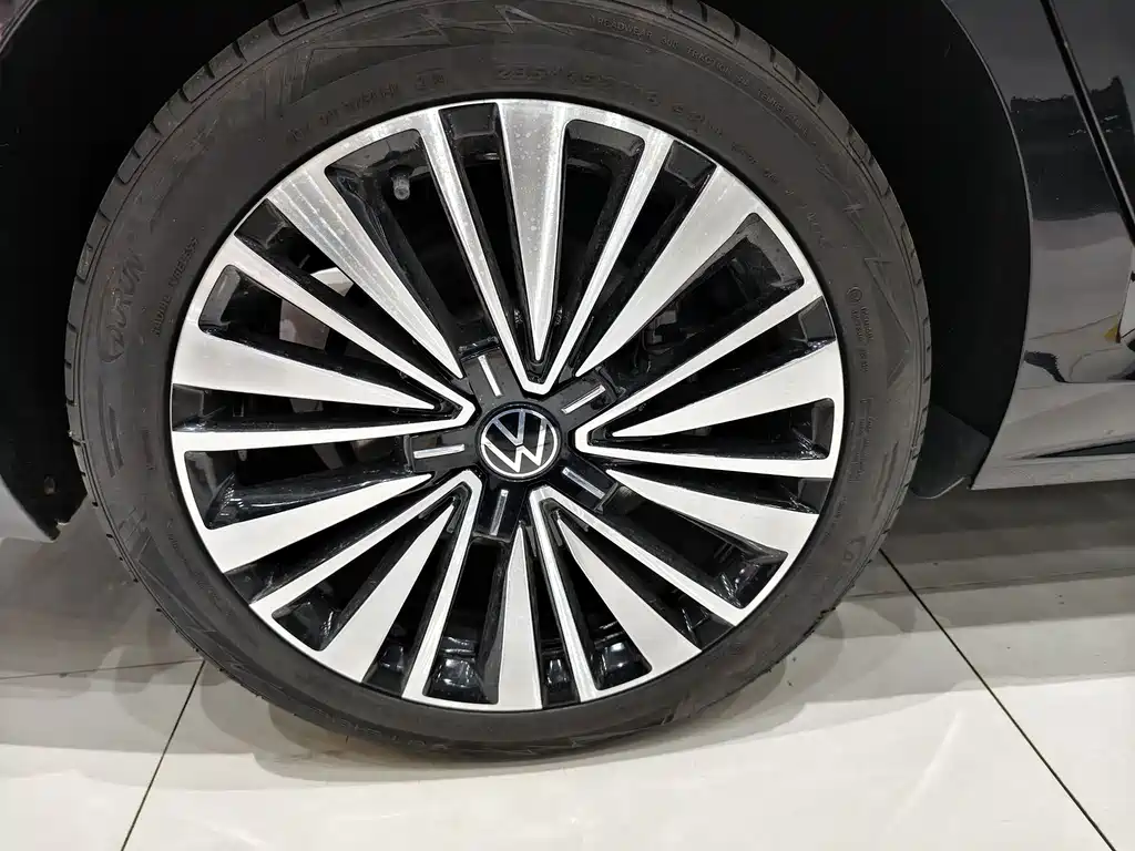 Passat 2020 facelift 330TSI Deluxe Edition National VI купить на сайте DeffCars