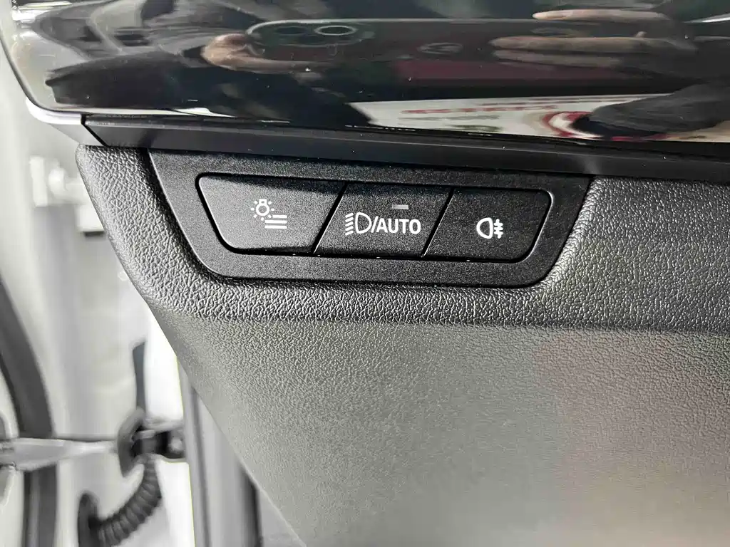 BMW X1 2023 sDrive20Li X Design Package купить на сайте DeffCars