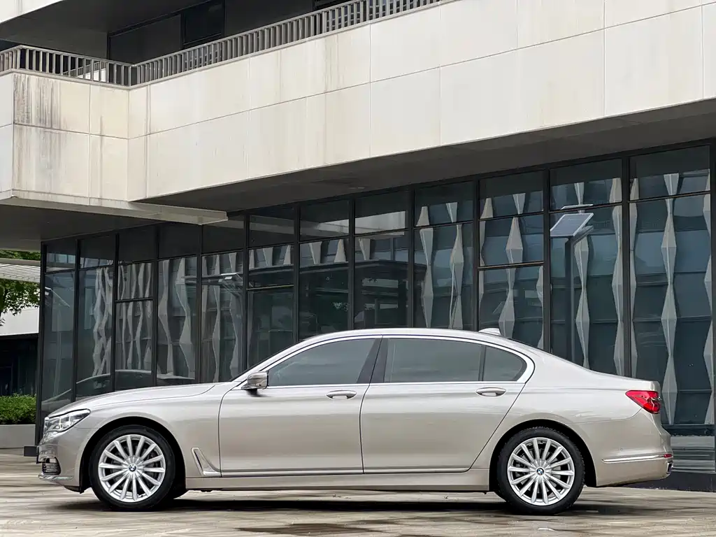 BMW 7 Series 2016 740Li Leading Model купить на сайте DeffCars