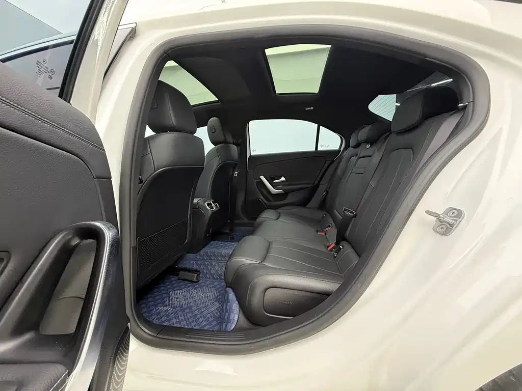 Mercedes-Benz A-Class 2023 A 180 L купить на сайте DeffCars