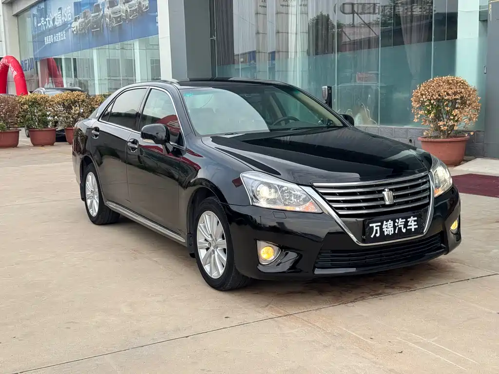 Crown 2012 2.5L Royal купить на сайте DeffCars