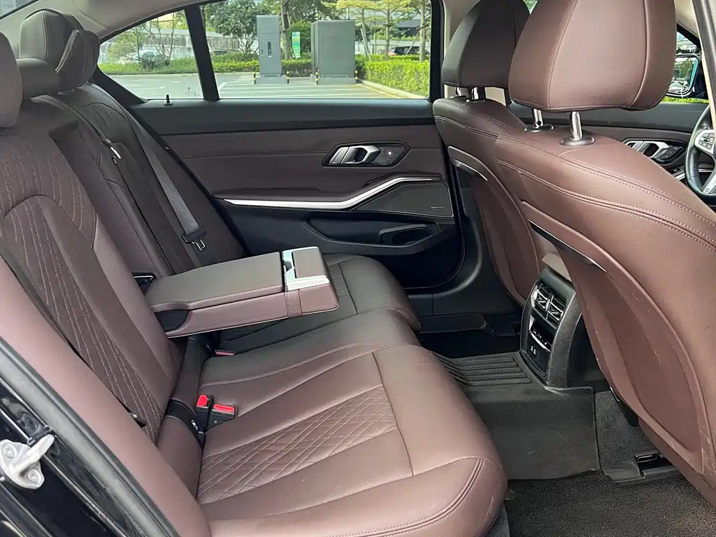 BMW i3 2023 eDrive 40L Night Sports Package купить на сайте DeffCars