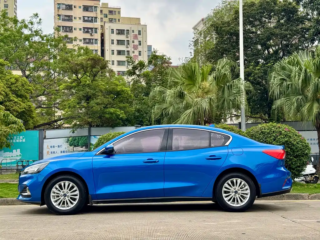 Focus 2021 Sedan EcoBoost 180 Automatic NeochaEDGE купить на сайте DeffCars