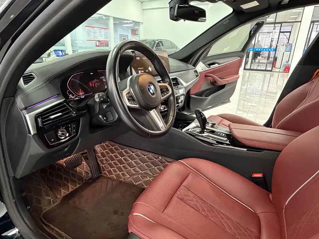 BMW 5 Series 2022 530Li Leading M Sports Package купить на сайте DeffCars