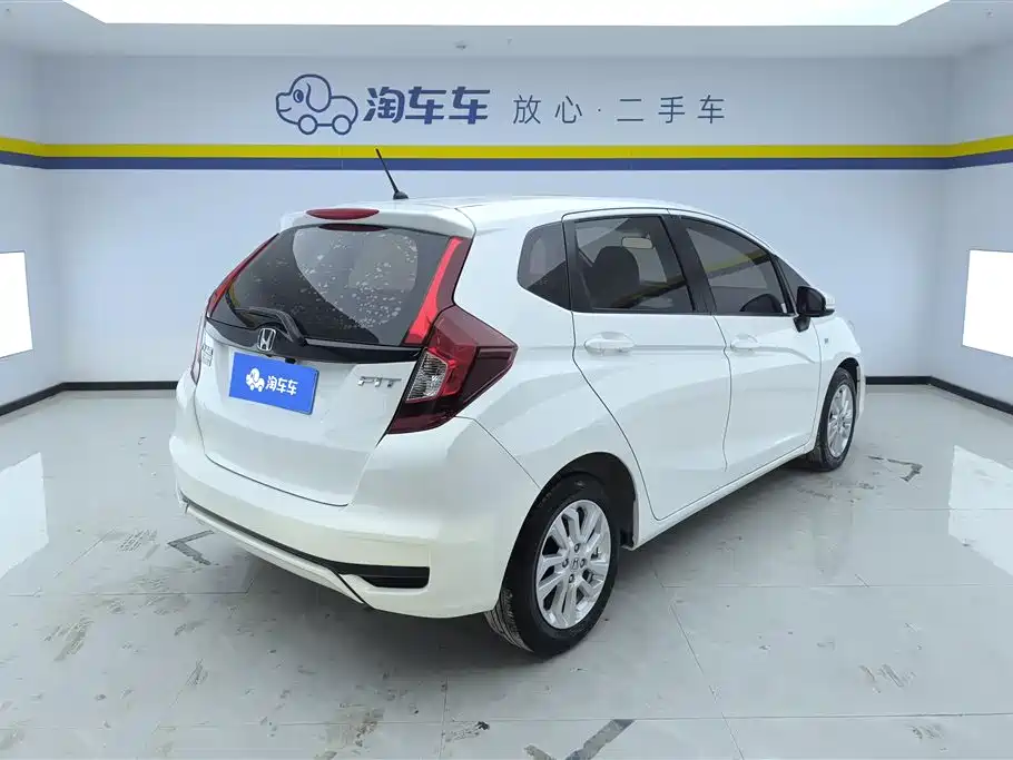 Fit 2018 1.5L CVT Comfort Sunroof Edition купить на сайте DeffCars