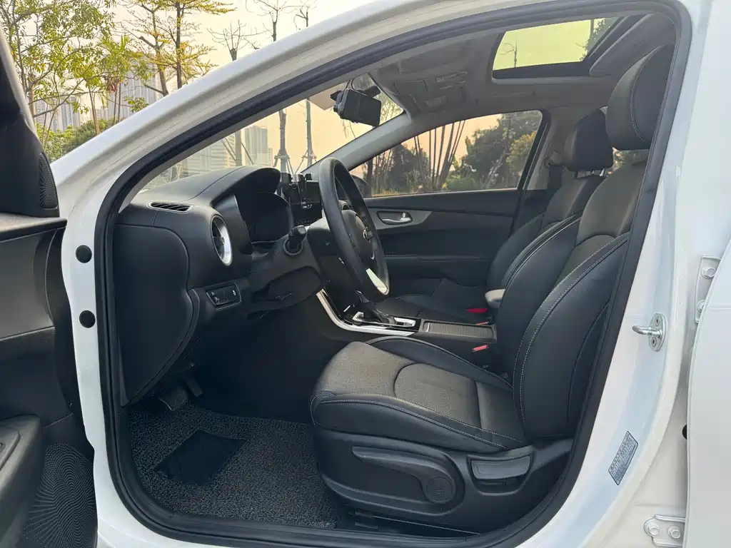 Kia K3 2021 1.5L CVT Fashion Edition купить на сайте DeffCars