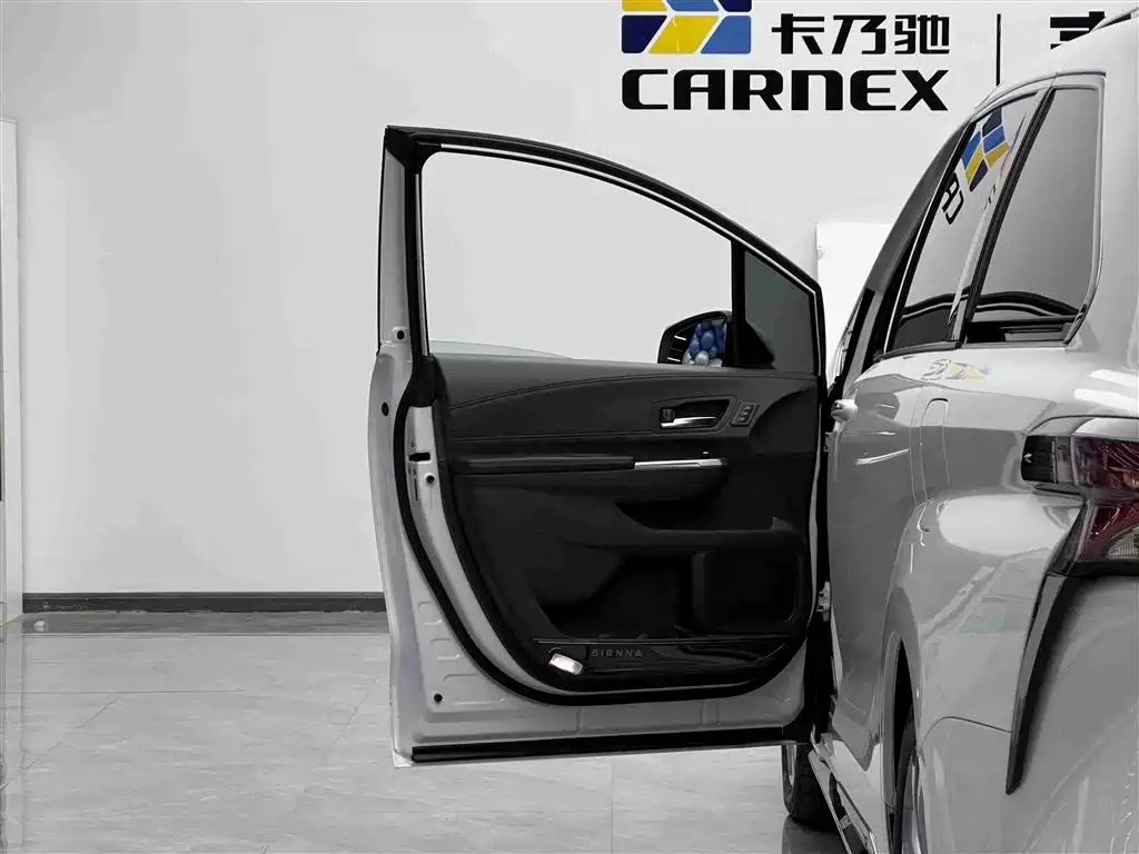 SIENNA 2021 2.5L Hybrid Platinum Edition купить на сайте DeffCars