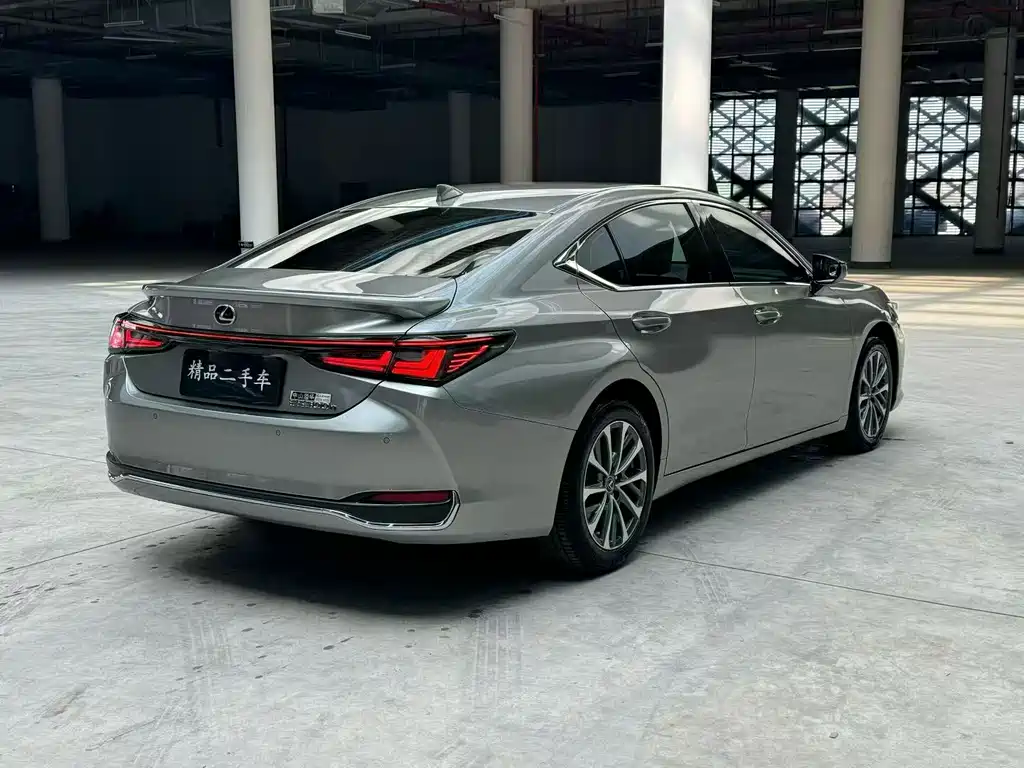 Lexus ES 2025 300h Premium Edition купить на сайте DeffCars