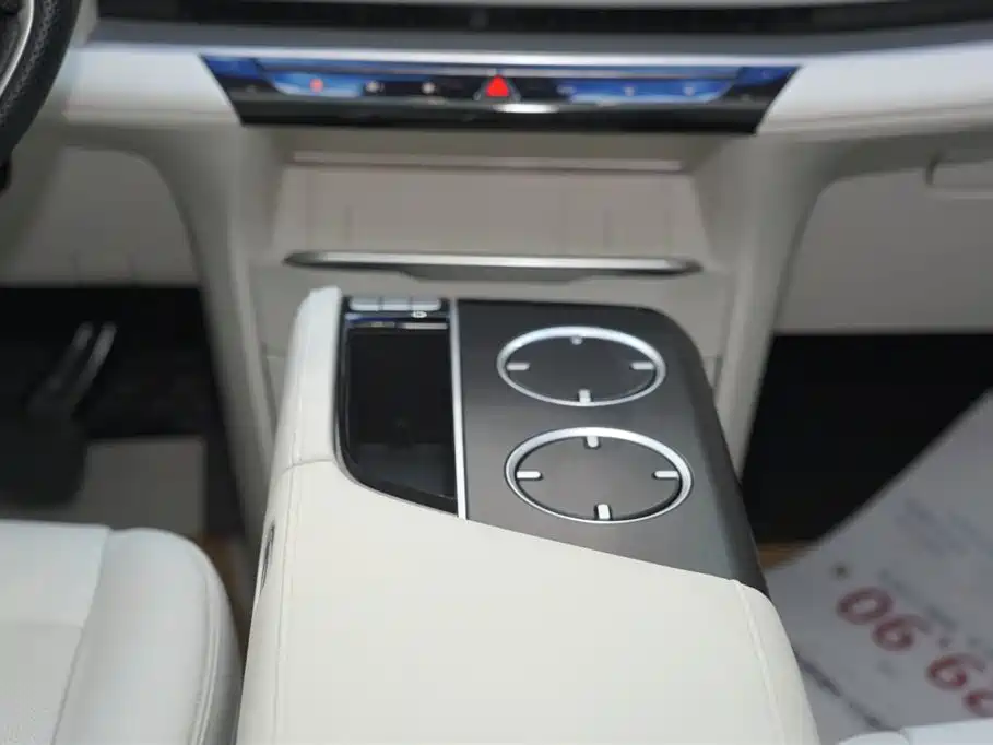 Buick GL8 New Energy 2024 Lu Zun Exclusive Edition 7 seats купить на сайте DeffCars