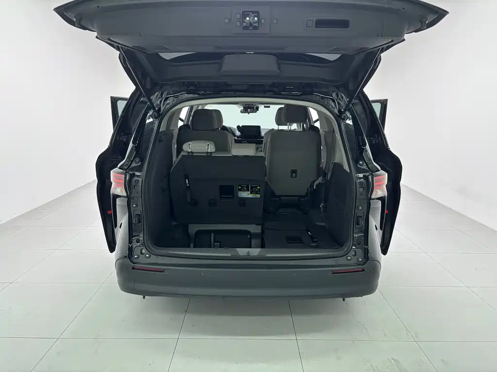 SIENNA 2023 2.5L Hybrid Comfort Edition купить на сайте DeffCars