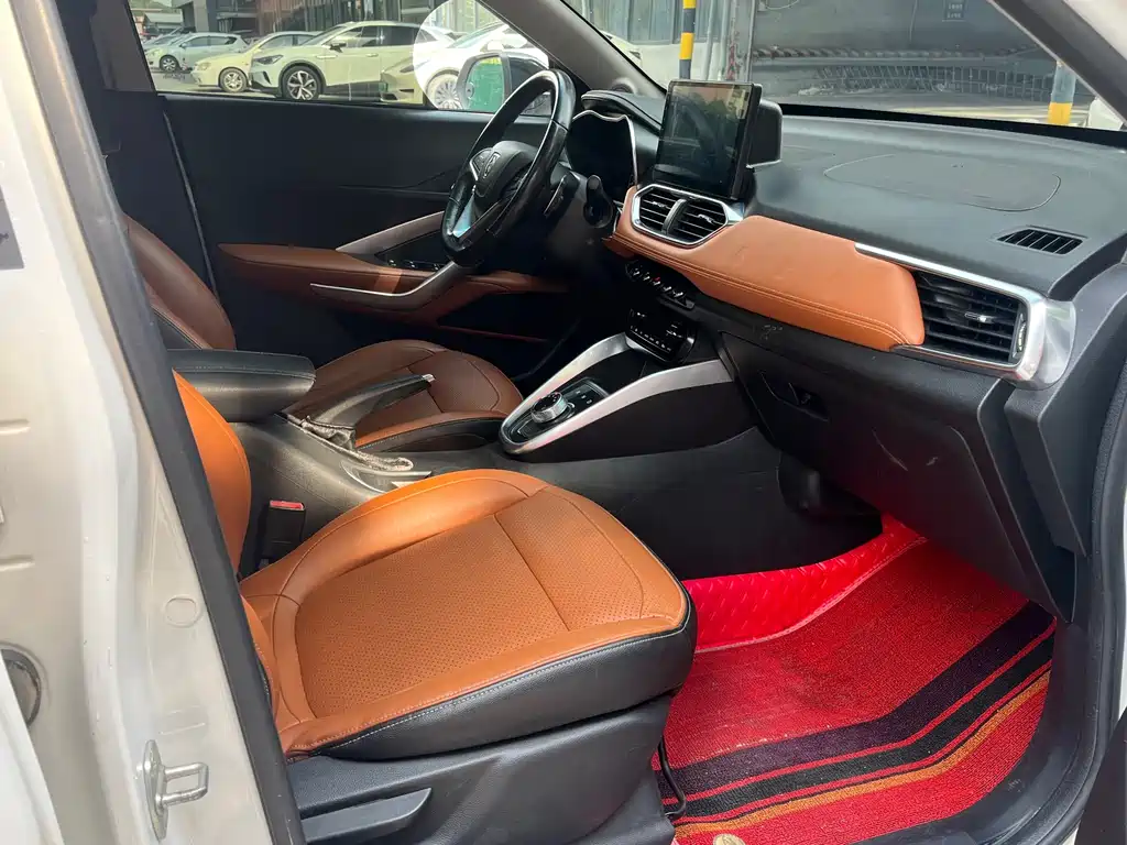Baojun 510 2018 1.5L Automatic Anniversary Special Edition National V купить на сайте DeffCars
