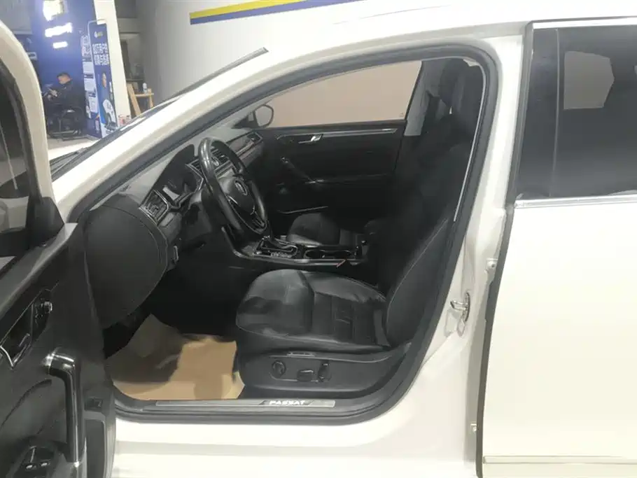 Passat 2016 330TSI DSG Royal Edition купить на сайте DeffCars