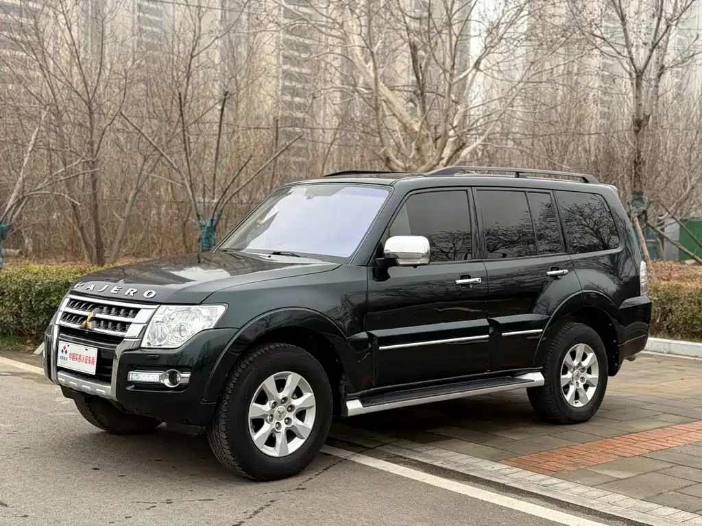 Pajero imported 2016 3.0L automatic premium version, National V купить на сайте DeffCars