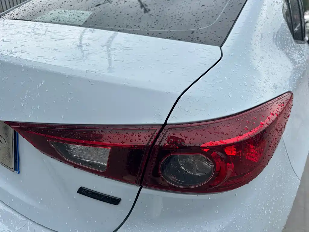Mazda Axela 2016 Three-Car 1.5L Automatic Luxury Edition купить на сайте DeffCars