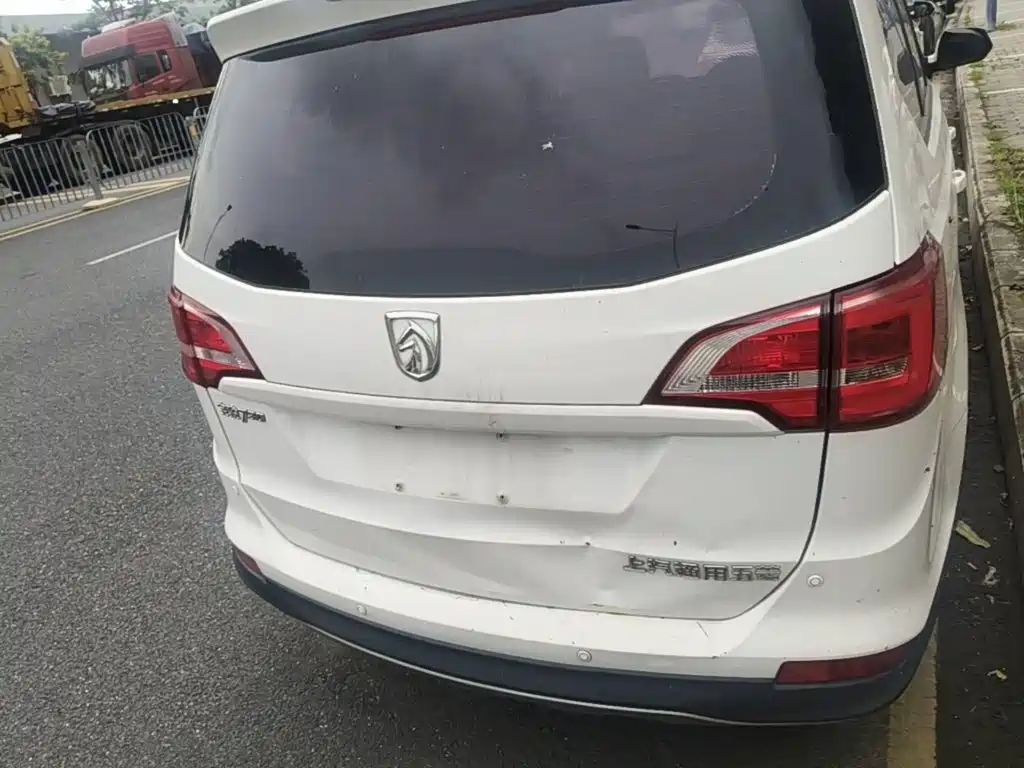 Baojun 730 2016 1.5L manual value model 7 seats National V купить на сайте DeffCars