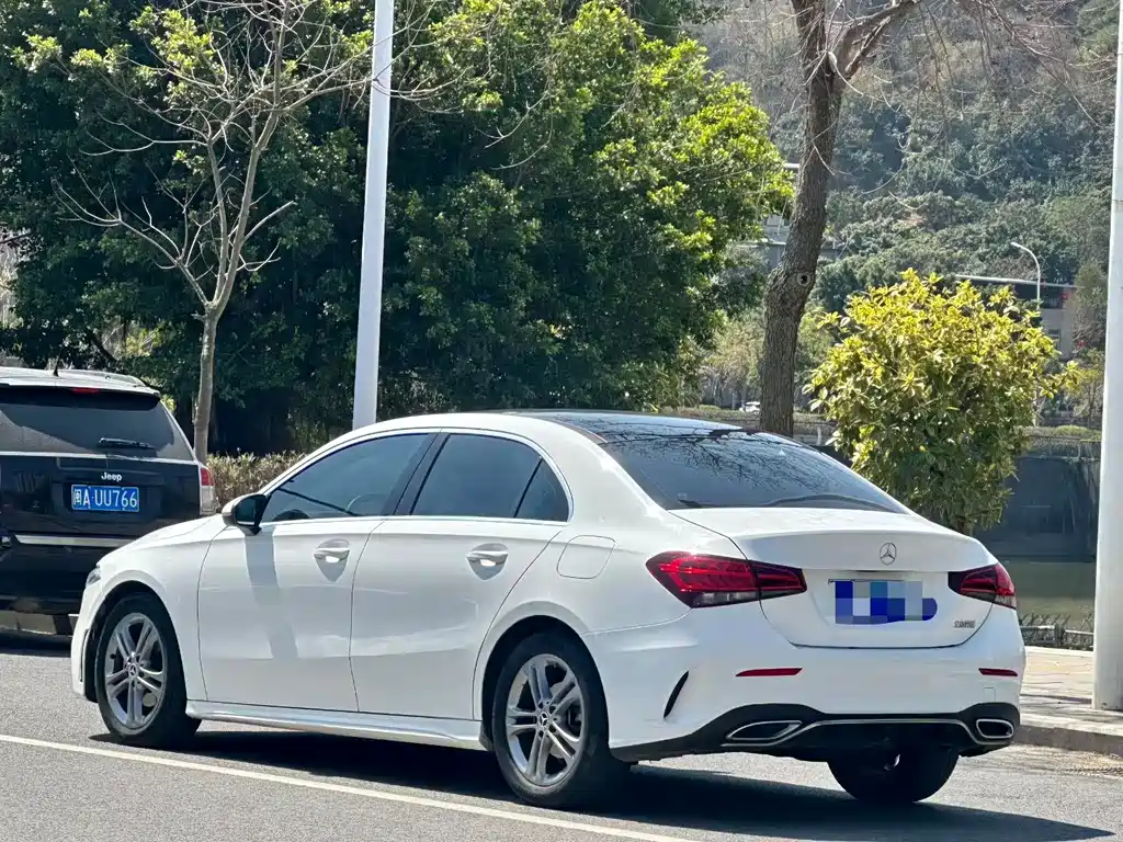 Mercedes-Benz A-Class 2022 facelift A 180 L sports sedan купить на сайте DeffCars