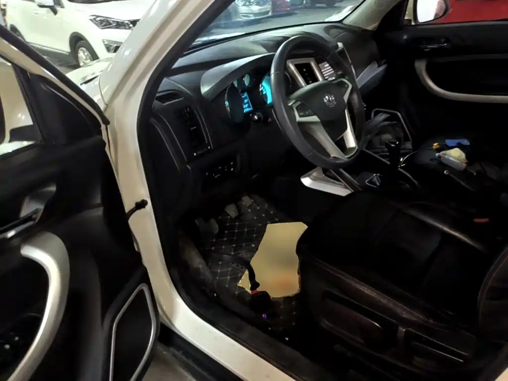 Changan CS35 2015 1.6L Manual Premium Type National IV купить на сайте DeffCars