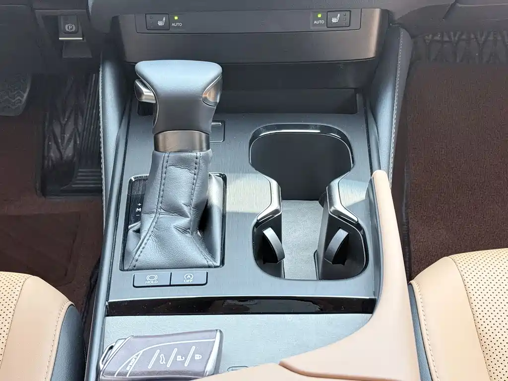 Lexus ES 2022 200 Excellence Edition купить на сайте DeffCars