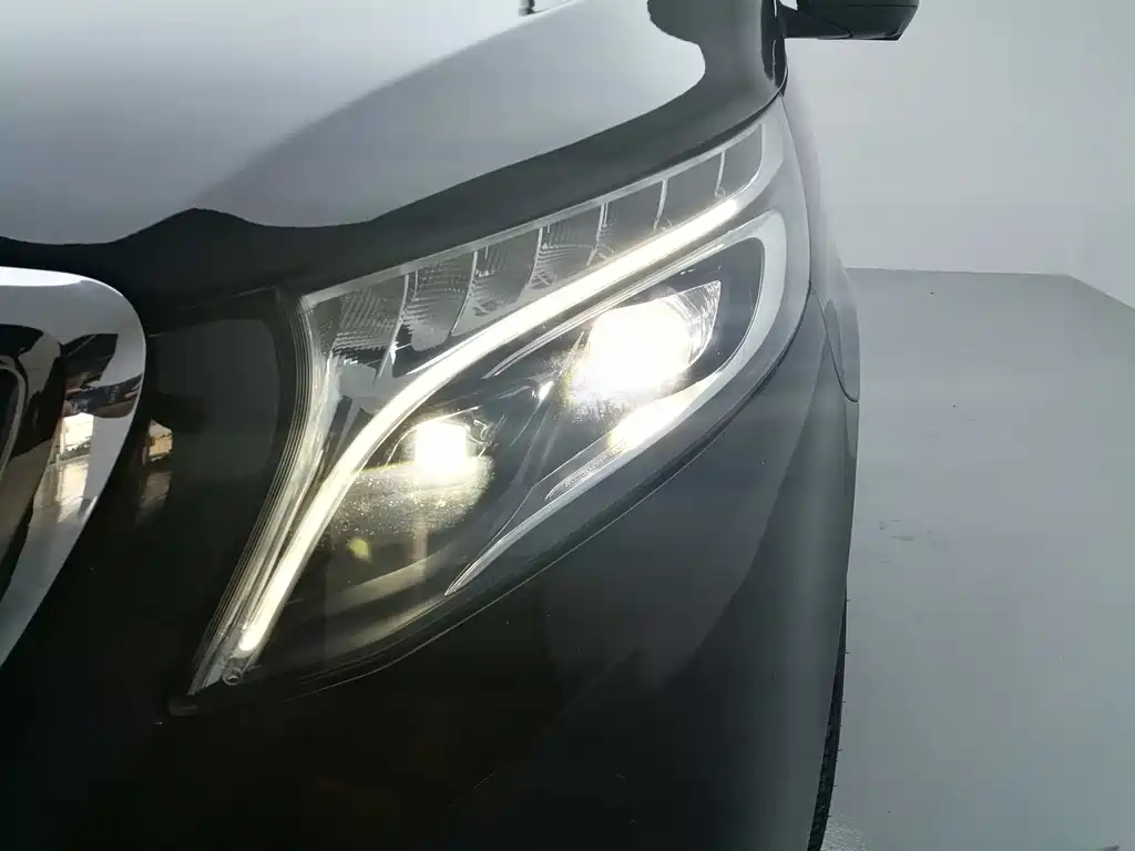 Mercedes-Benz V-Class 2020 V 260 L Long Wheelbase Luxury Edition купить на сайте DeffCars