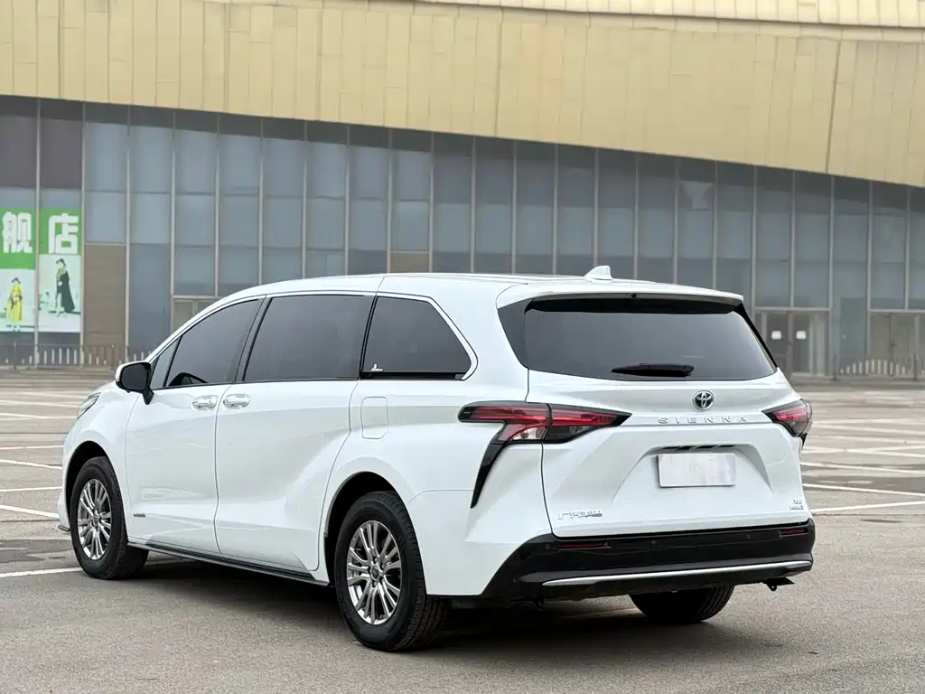 SIENNA 2021 2.5L Hybrid Deluxe Edition купить на сайте DeffCars