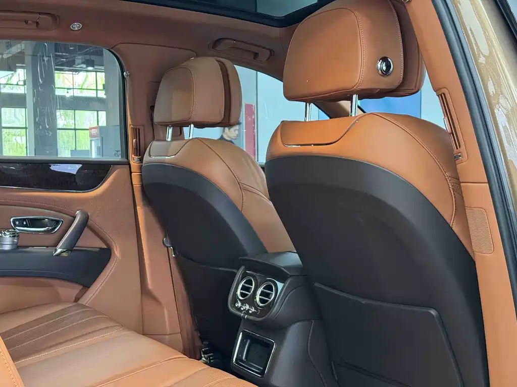 Bentayga 2018 4.0T V8 купить на сайте DeffCars