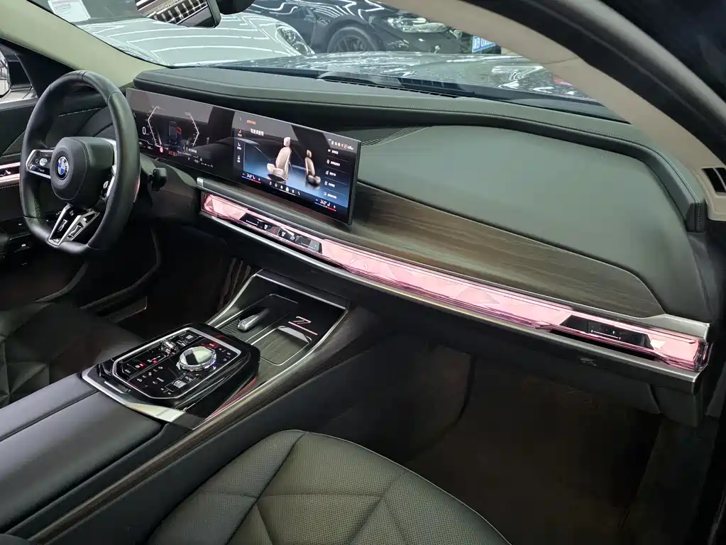 BMW 7 Series 2023 735Li M Sports Package купить на сайте DeffCars