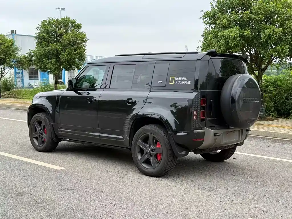 Land Rover Defender 2024 110 3.0T P400 Dark Special Edition купить на сайте DeffCars