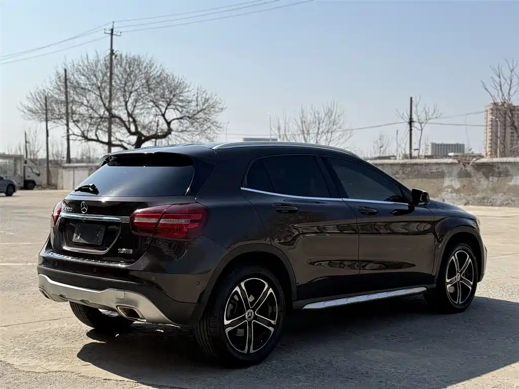 Mercedes-Benz GLA 2018 GLA 200 Fashion Model купить на сайте DeffCars