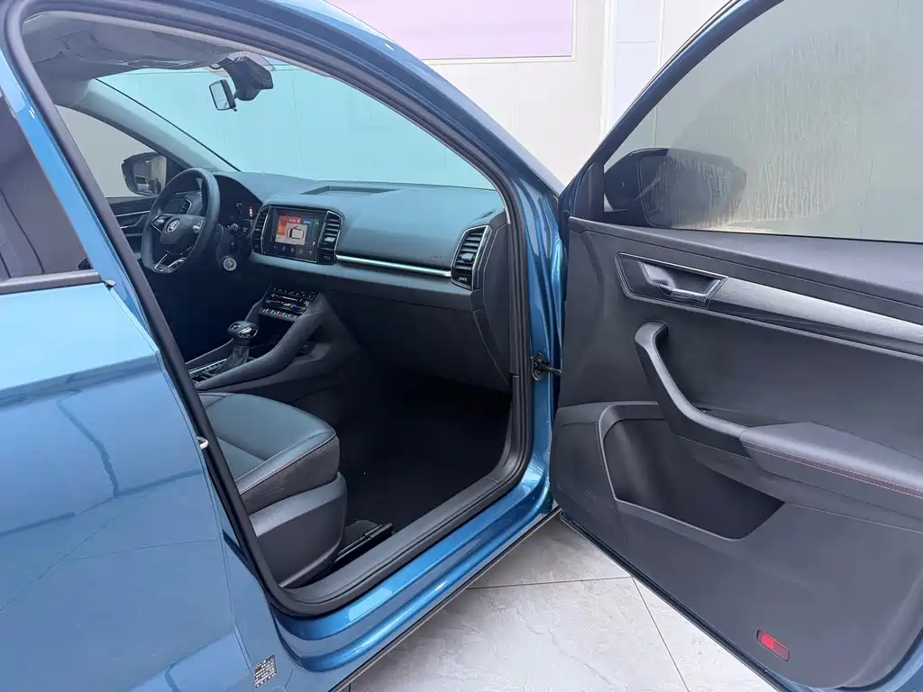 Karoq 2022 TSI280 Premium Edition купить на сайте DeffCars
