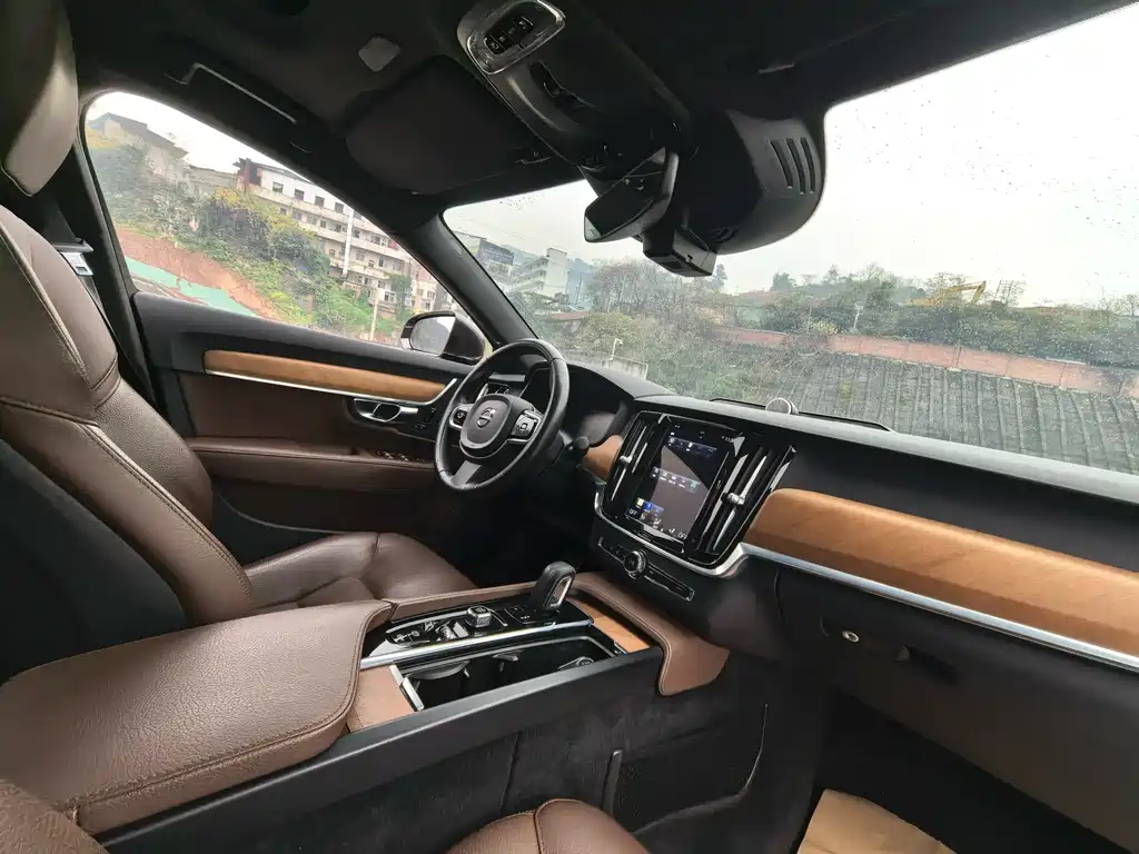 Volvo S90 2021 B5 Zhiyi Luxury Edition купить на сайте DeffCars
