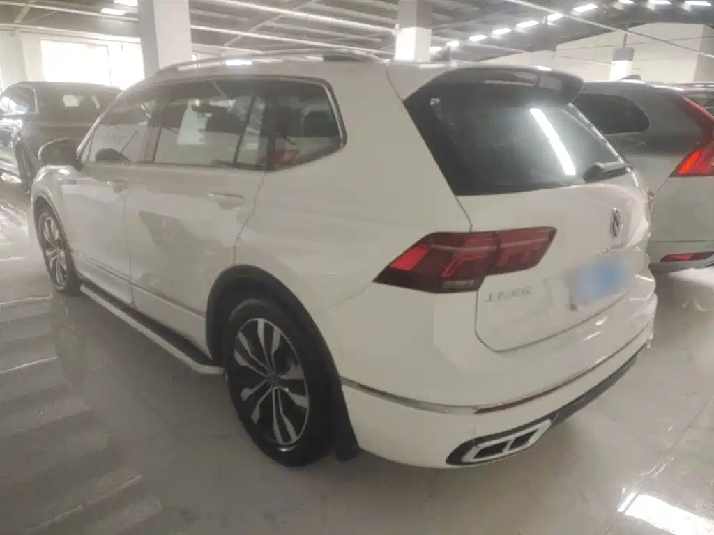 Tiguan L 2022 330TSI automatic two-wheel drive R-Line version купить на сайте DeffCars