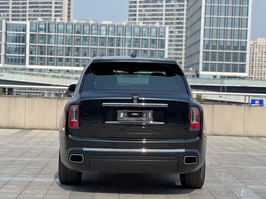 Cullinan 2018 four-seat version купить на сайте DeffCars