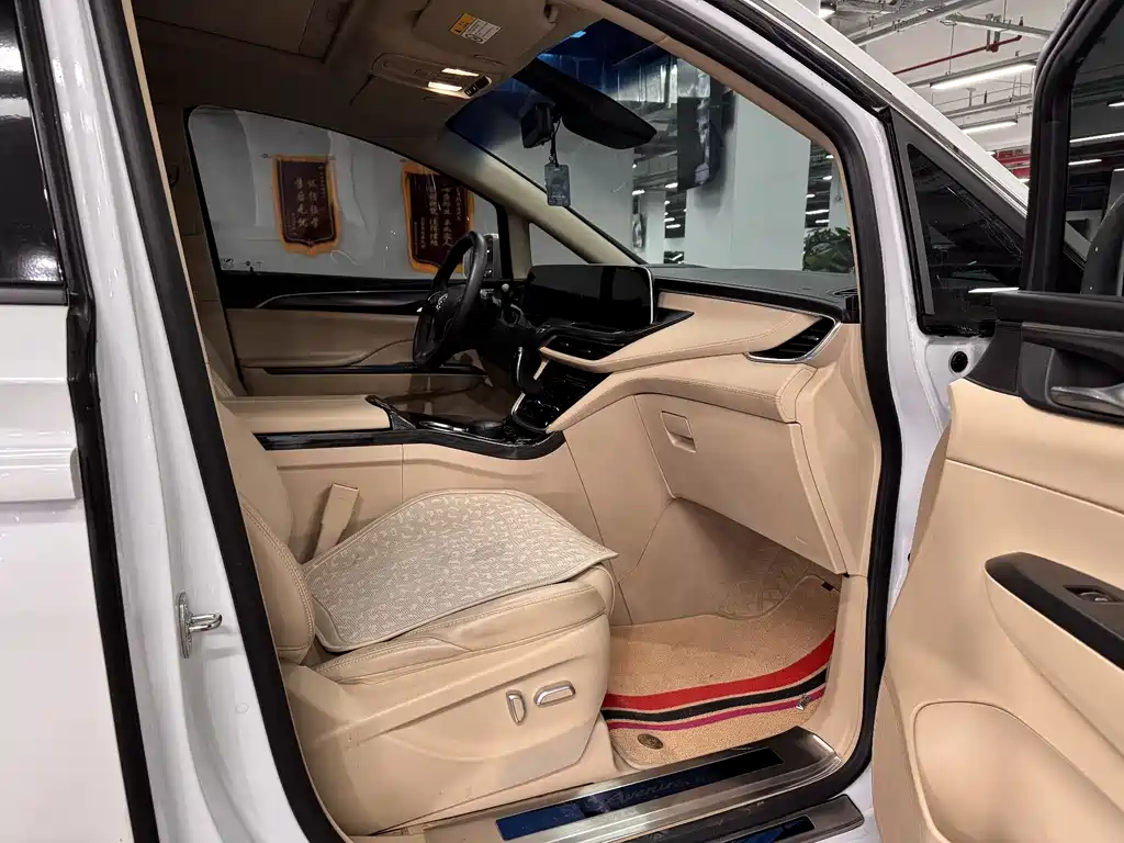 Buick GL8 2023 ES Lu Zun Exclusive Model купить на сайте DeffCars