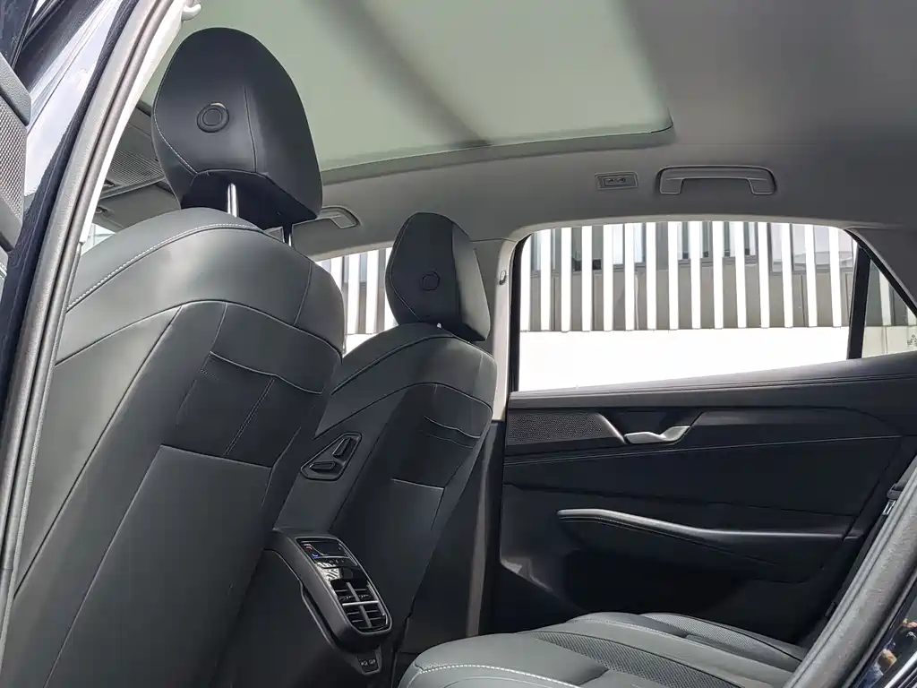 Passat 2025 Pro 380TSI Starry Sky Dragon Edition купить на сайте DeffCars