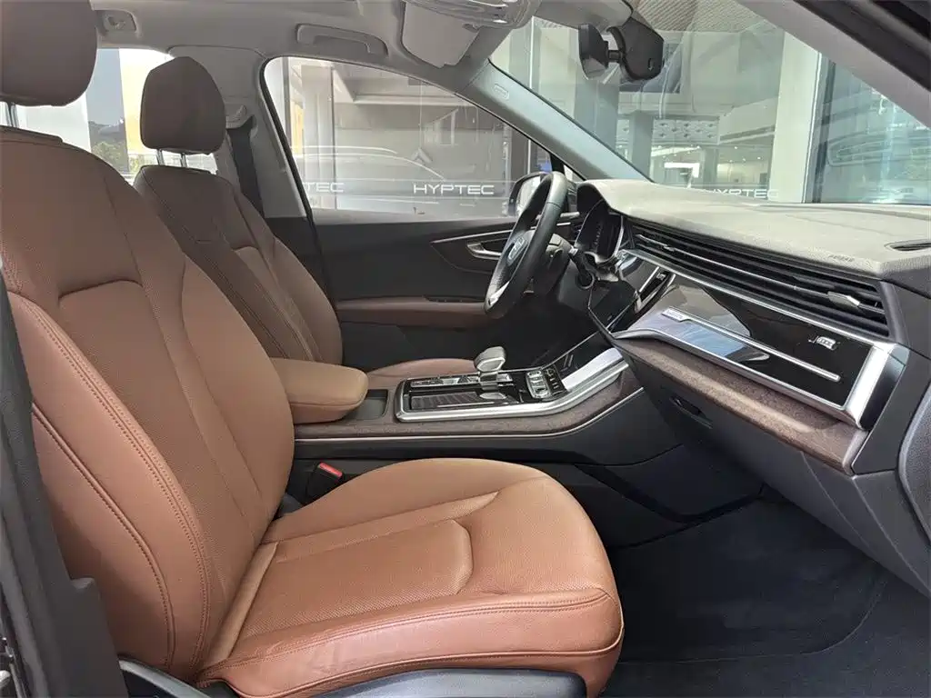 Audi Q7 2021 55 TFSI quattro S line sports version купить на сайте DeffCars