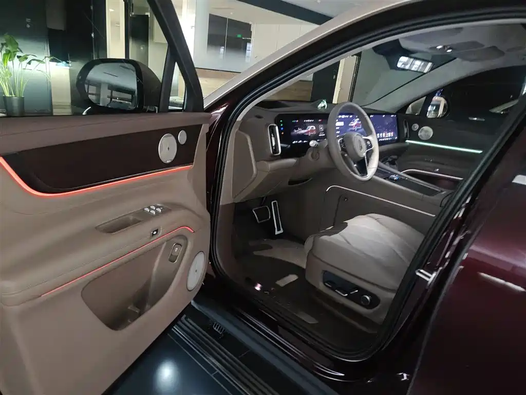 Wenjie M9 2025 extended range Ultra version 52kWh 5-seat version 192-line lidar) купить на сайте DeffCars