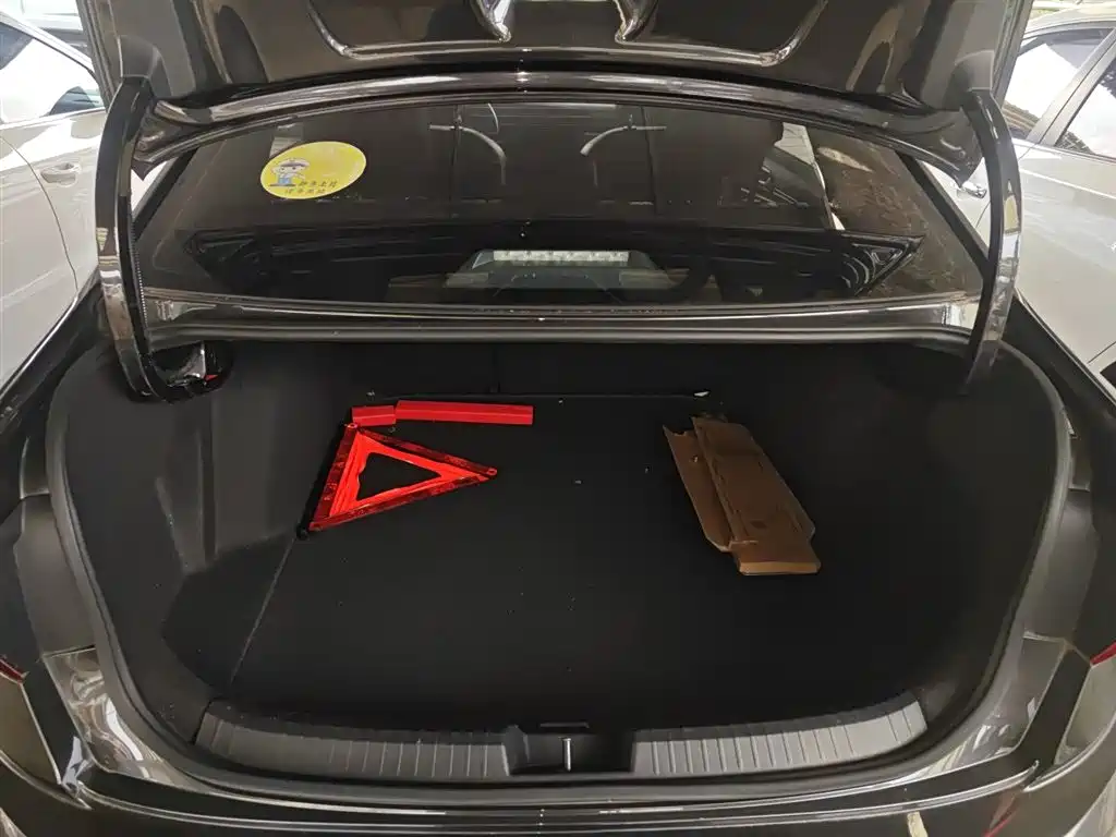 Sagitar 2022 280TSI DSG Flyover Edition купить на сайте DeffCars