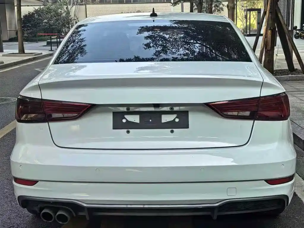 Audi A3 2019 Limousine 35 TFSI Sports National VI купить на сайте DeffCars