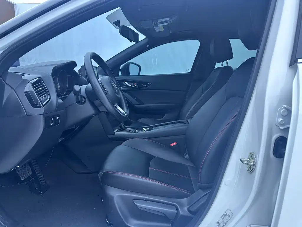 Mazda CX-4 2021 2.0L automatic two-wheel drive Blue Sky Exploration Edition купить на сайте DeffCars