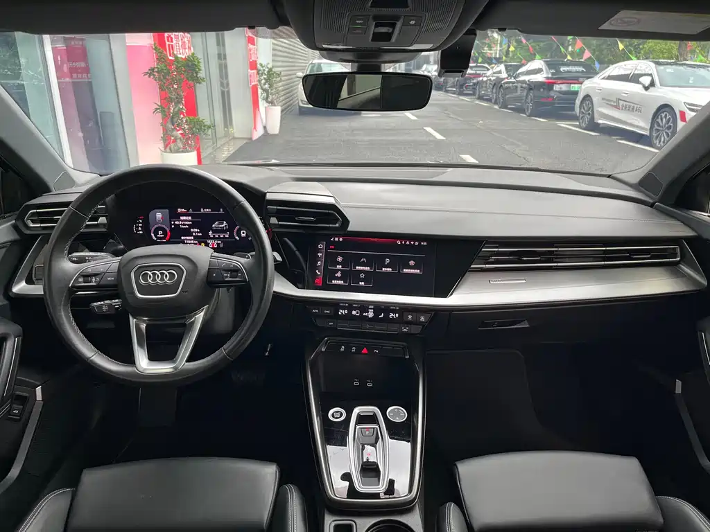 Audi A3 2026 Sportback 35TFSI Flying Spur Exclusive Model купить на сайте DeffCars