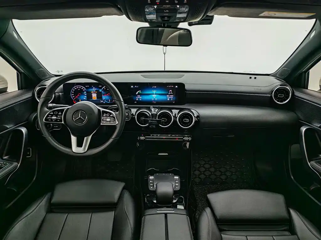 Mercedes-Benz A-Class 2020 Facelift A 200 L Sports Sedan Dynamic Type купить на сайте DeffCars