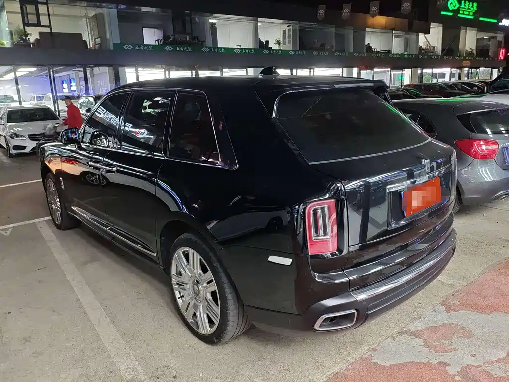 Cullinan 2018 four-seat version купить на сайте DeffCars
