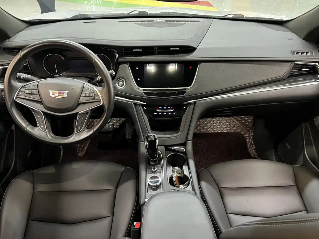 Cadillac XT5 2022 2.0T two-wheel drive luxury model купить на сайте DeffCars