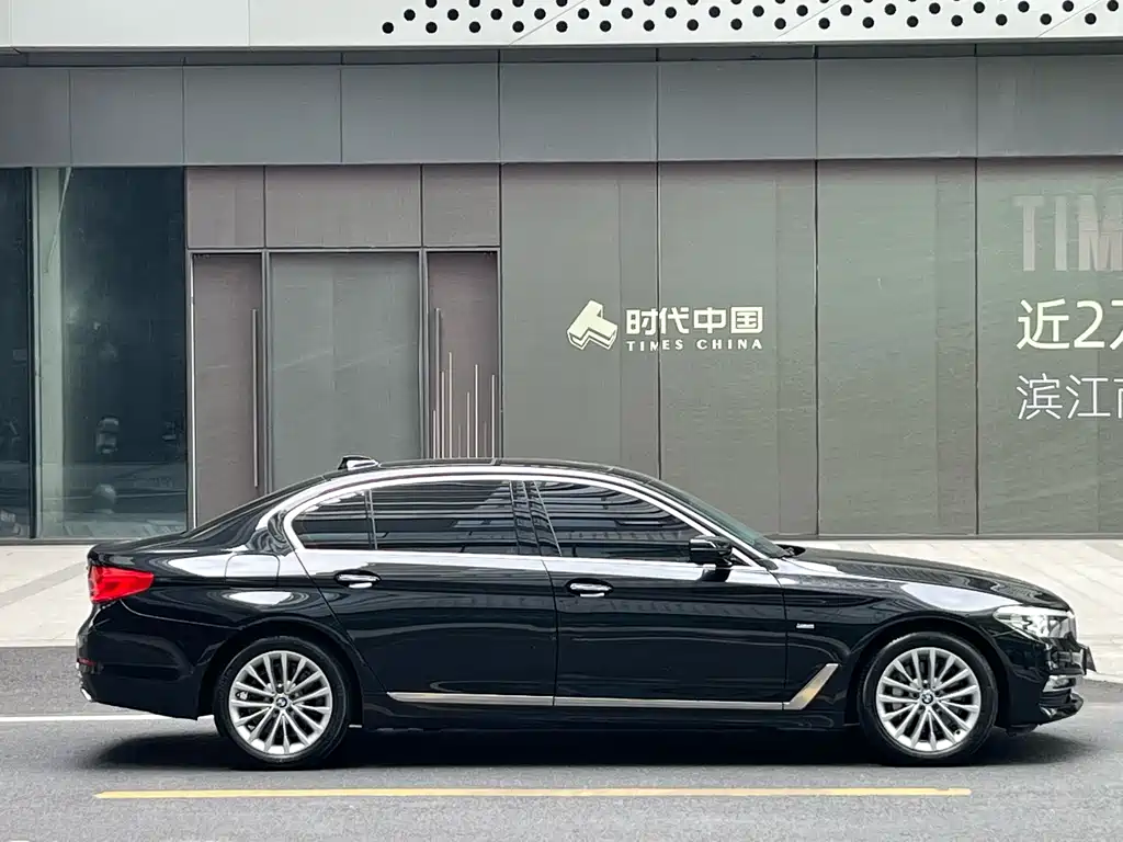 BMW 5 Series 2018 facelift 530Li leading model luxury package купить на сайте DeffCars
