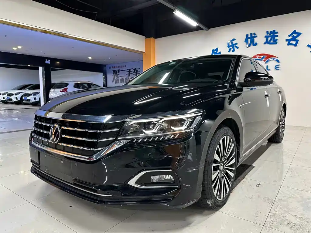 Passat 2020 facelift 330TSI Deluxe Edition National VI купить на сайте DeffCars