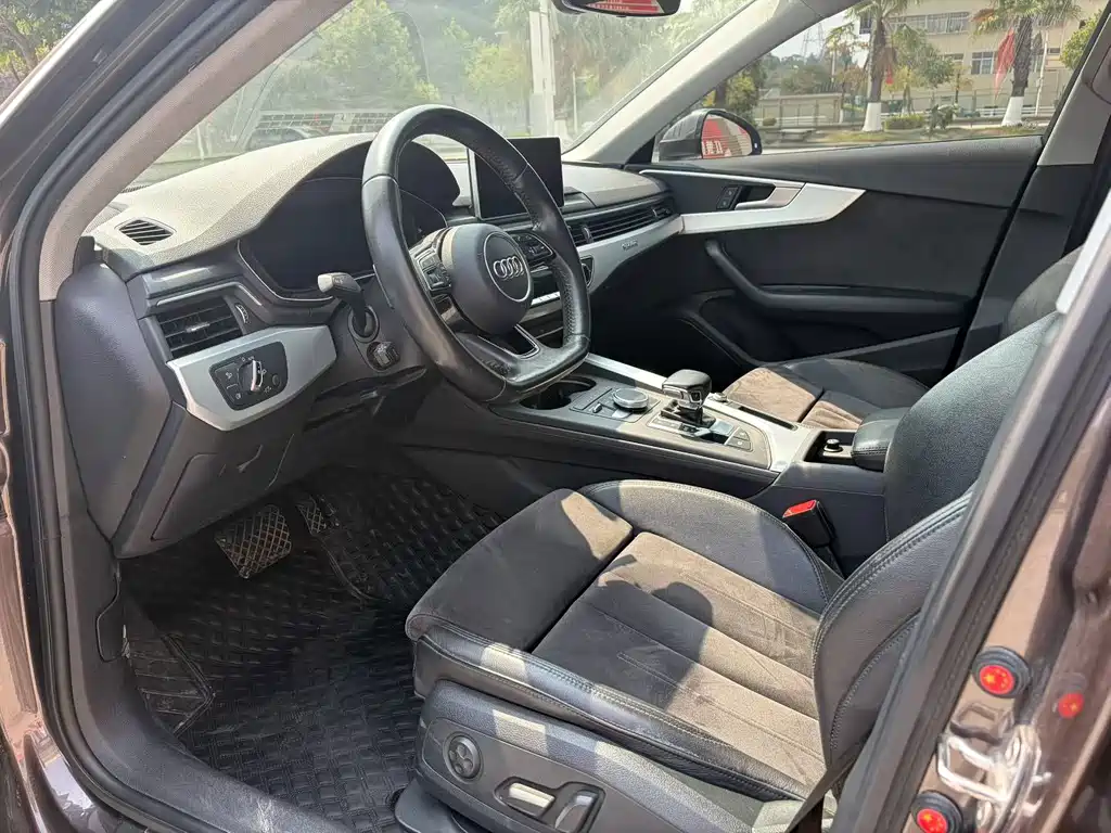 Audi A4L 2017 45 TFSI quattro fashion model купить на сайте DeffCars