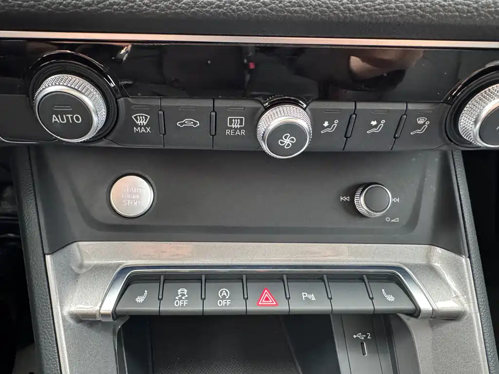 Audi Q3 2019 40 TFSI Fashionable and Elegant купить на сайте DeffCars